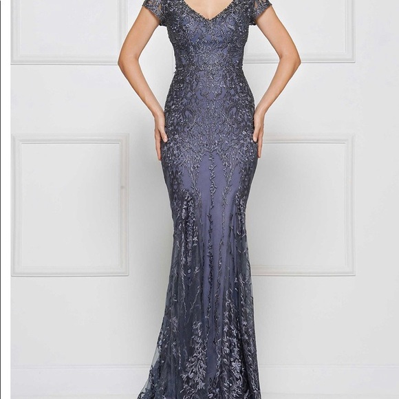 Beautiful gown, mother of bride dress. - Picture 2 of 3